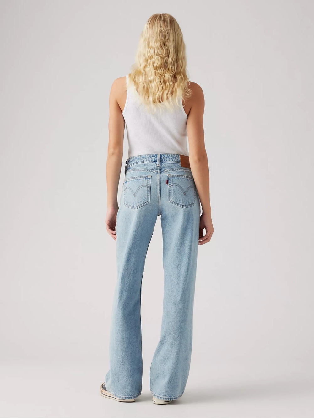 Levi’s Low Loose in Light Wash - Picture 3 of 11